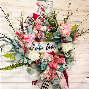 Hello Love Wreath